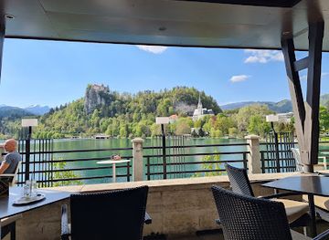 slovenia/bled/restaurant/kavarna-park