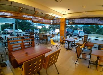 brunei/bandar-seri-begawan/kiulap/restaurant/balkony