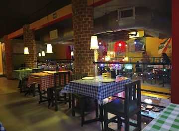 mexico/cancun/restaurant/cheester-chstr-palapas