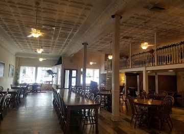 tennessee/duck-river-valley/restaurant/samuel-s-on-the-square