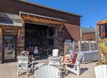 michigan/petoskey/restaurant/the-back-lot-beer-garden