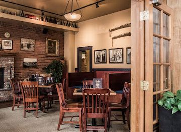 arizona/coconino-county/restaurant/charly-s-pub-grill