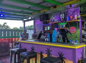 belize/placencia/restaurant/mr-q