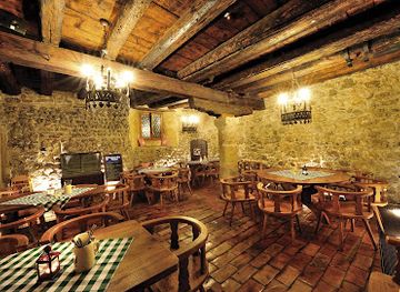 austria/karwendel-mountains/restaurant/augustiner-keller-goldener-engl