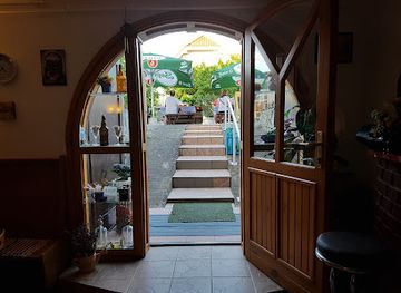 hungary/ferto-region/restaurant/bors-pince-pfefferkeller