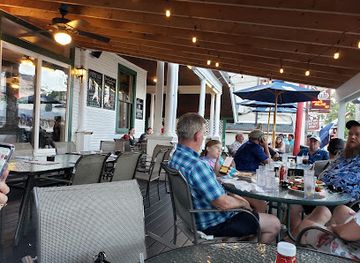 new-york/thousand-islands/restaurant/riverboat-bar