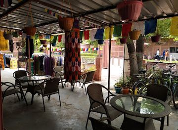 india/agra/restaurant/25-hours-hangout-cafe