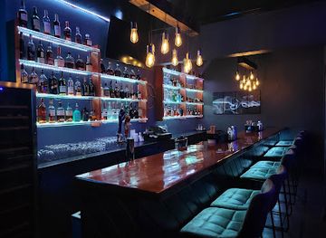 barbados/harrison-s-cave/restaurant/the-sipping-room-lounge-bar-restaurant