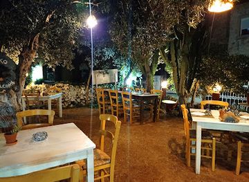 greece/chania/agia-marina/restaurant/arhondiko-traditional-taverna