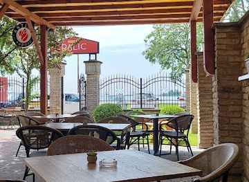 serbia/palic-lake/restaurant/pizzeria-palic