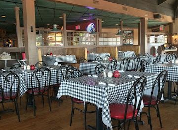 wisconsin/lake-geneva/restaurant/gino-s-east