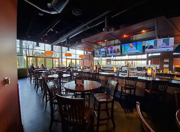 illinois/champaign/restaurant/houlihan-s