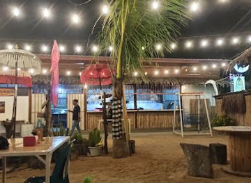 indonesia/aceh/restaurant/cj-wood-beach-cafe