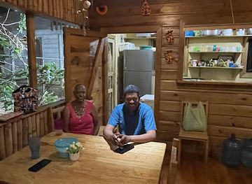 honduras/utila/restaurant/miss-rose-cafe