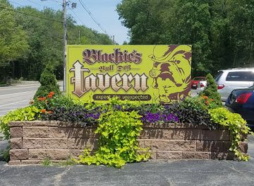 rhode-island/blackstone-river-bikeway/restaurant/blackie-s