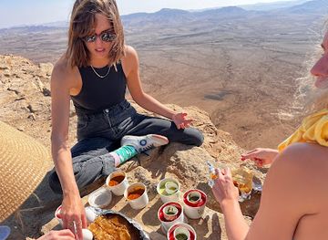 israel/negev-desert/restaurant/jachnun-chofshit