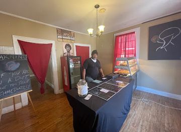 alabama/montgomery/old-cloverdale/restaurant/can-a-brotha-get-a-slice