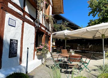 liechtenstein/mauren/restaurant/weinlaube
