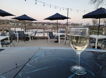 rhode-island/warwick/restaurant/captains-resto-bar