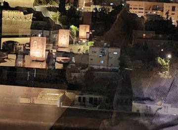 jordan/burial-mounds/restaurant/alee