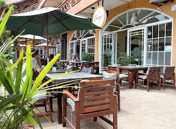 the-gambia/gunjur/restaurant/cassy-s-cafe-restaurant