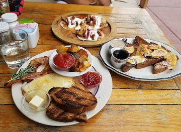alaska/alaska-peninsula/restaurant/local-house