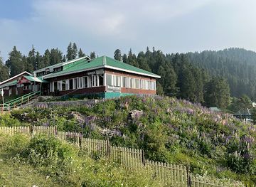 india/gulmarg/restaurant/yemberzal-hotel-restaurant