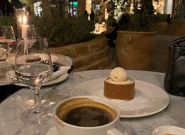 saudi-arabia/al-wahbah-crater/restaurant/cafe-de-l-esplanade