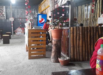 honduras/santa-rosa-de-copan/restaurant/la-casa-de-las-pupusas