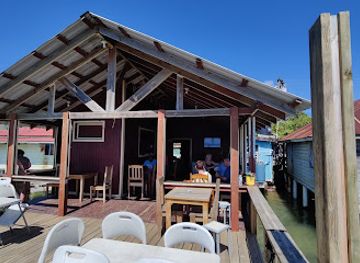 honduras/cayos-cochinos/restaurant/look-out-restaurant-bar