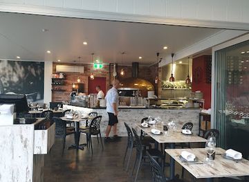 australia/noosa/restaurant/250-grammi-food-wine-bar