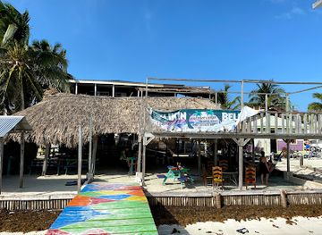 belize/caye-caulker/restaurant/barefoot-caribe-bar-and-grill