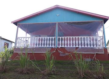 saint-kitts-and-nevis/dieppe-bay-town/restaurant/kimmoys-eatery