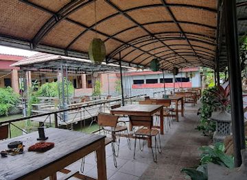 indonesia/east-java/restaurant/pringgondani-dvd-resto