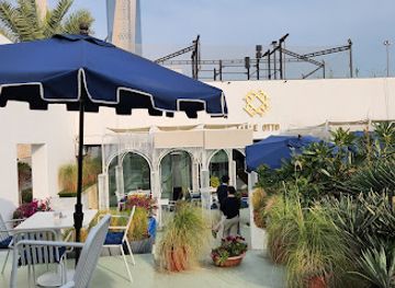 kuwait/kuwait-zoo/restaurant/table-otto-al-shaheed-park