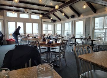 massachusetts/provincetown/restaurant/bay-cafe