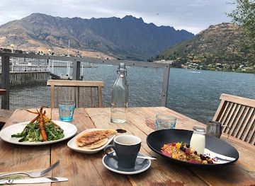 new-zealand/queenstown/restaurant/the-boatshed-cafe