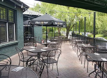 delaware/lums-pond-state-park/restaurant/kid-shelleen-s-trolley-square