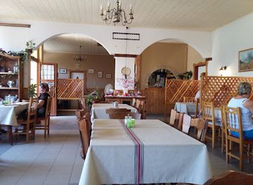 hungary/bakony/restaurant/varvolgy-vendeglo