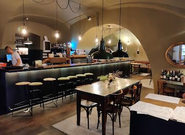 slovenia/maribor/restaurant/poper