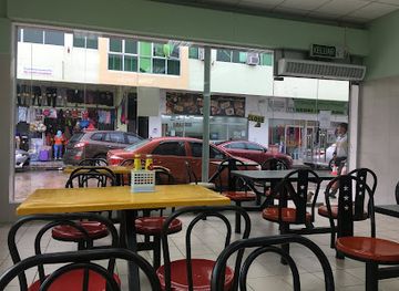 brunei/bandar-seri-begawan/kampong-ayer/restaurant/ayamku-restaurant