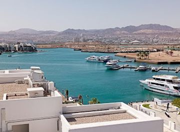 jordan/aqaba-coast/restaurant/cuts-by-the-sea