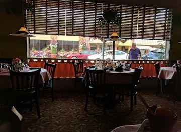 west-virginia/lewisburg/restaurant/food-friends