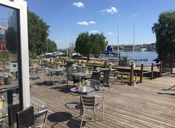 sweden/gothenburg-archipelago/restaurant/karl-ix