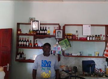 suriname/brokopondo-reservoir/restaurant/white-house