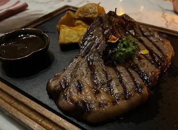 vietnam/hue/restaurant/alma-restaurant