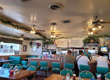 california/joshua-tree/restaurant/c-s-coffee-shop