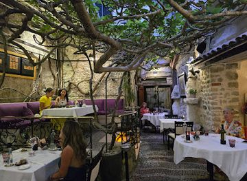 france/french-riviera/restaurant/le-figuier-de-saint-esprit