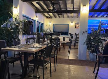 anguilla/meads-bay/restaurant/sharky-s