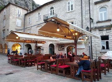 montenegro/kotor/restaurant/sara